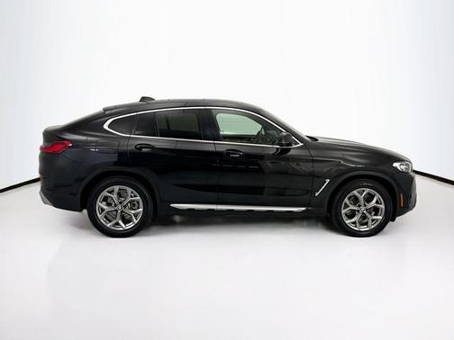 Black Sapphire Metallic 2022 BMW X4 xDrive30i