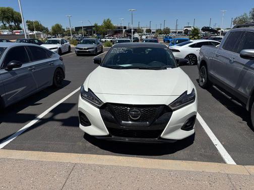 Pearl White Tricoat 2022 Nissan Maxima SR Xtronic CVT