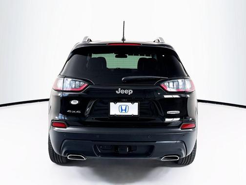 Diamond Black Crystal Pearlcoat 2019 Jeep Cherokee Latitude Plus