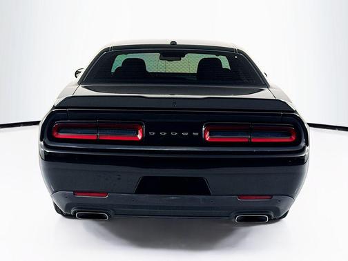 Pitch Black Clearcoat 2023 Dodge Challenger R/T
