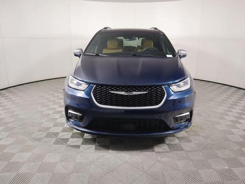 2022 Chrysler Pacifica L