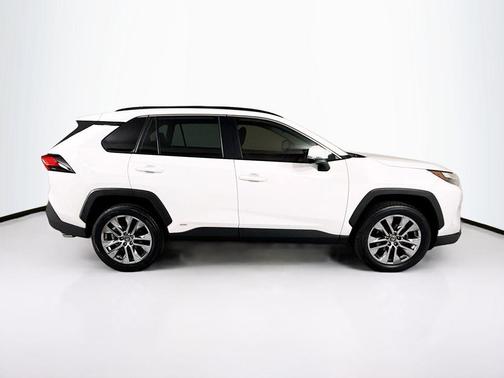 Ice Cap 2025 Toyota RAV4 Hybrid XLE