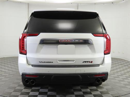 2023 GMC Yukon XL 4WD AT4