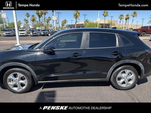 Crystal Black Pearl 2023 Honda HR-V LX
