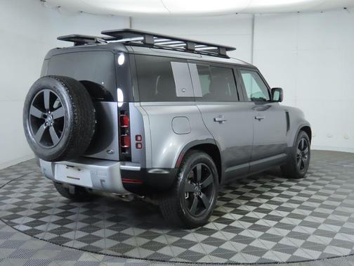 2022 Land Rover Defender 110 SE