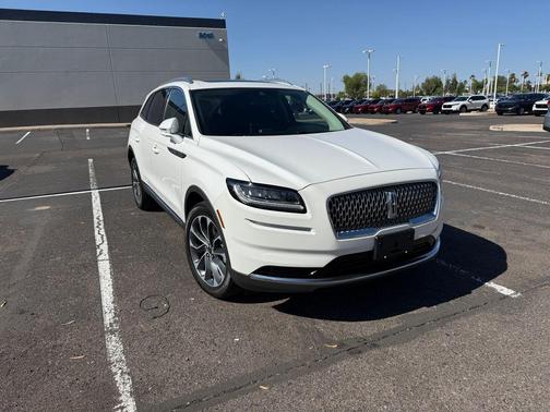 PRISTINE WHITE MET 3C 2023 Lincoln Nautilus Reserve