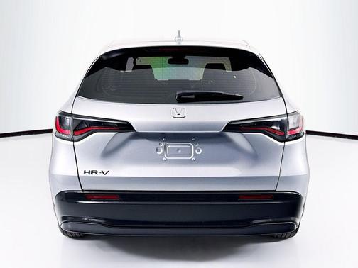 Lunar Silver Metallic 2025 Honda HR-V LX