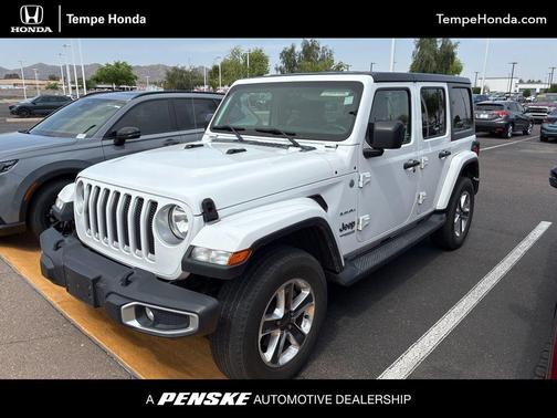 Bright White Clearcoat 2019 Jeep Wrangler Unlimited Sahara