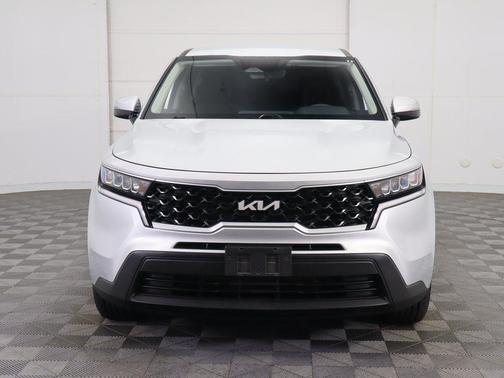 2022 Kia Sorento LX