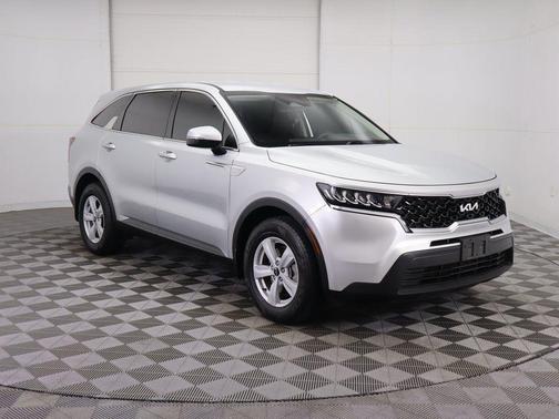 2022 Kia Sorento LX
