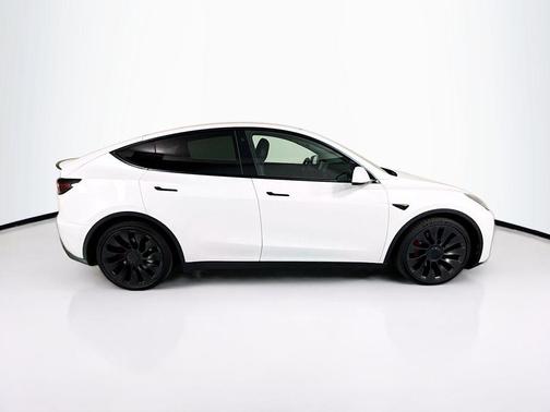 Pearl White Multi-Coat 2022 Tesla Model Y Performance Dual Motor All-Wheel Drive