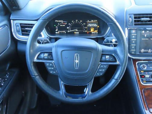 2017 Lincoln Continental Premiere