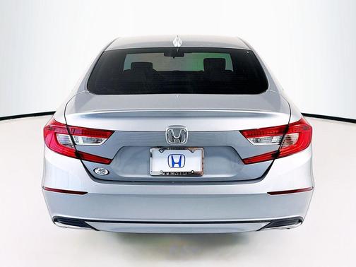 Lunar Silver Metallic 2018 Honda Accord LX