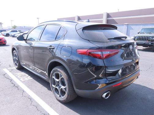 2021 Alfa Romeo Stelvio Base