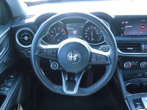 2021 Alfa Romeo Stelvio Base