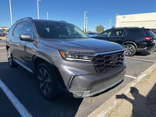 2025 Honda Pilot Touring 8-Passenger