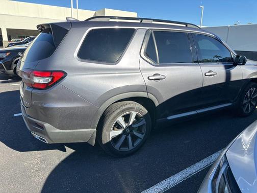 2025 Honda Pilot Touring 8-Passenger