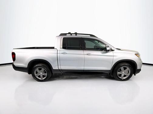 Lunar Silver Metallic 2023 Honda Ridgeline RTL-E