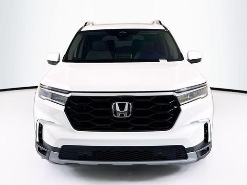 Platinum White 2025 Honda Pilot Elite