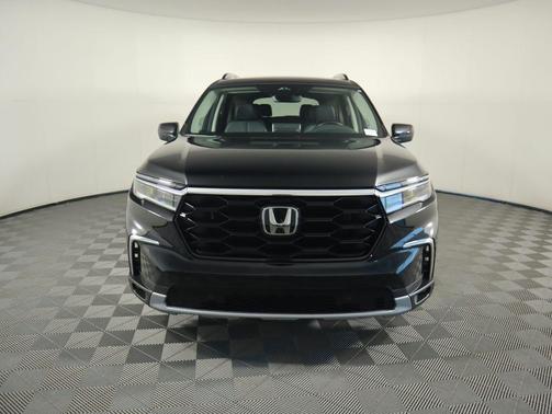 2023 Honda Pilot Touring 8-Passenger
