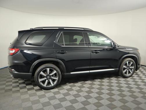 2023 Honda Pilot Touring 8-Passenger