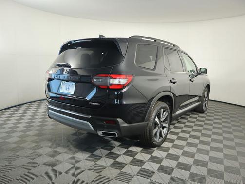 2023 Honda Pilot Touring 8-Passenger
