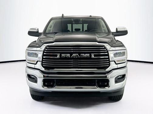 Granite Crystal Metallic Clearcoat 2022 RAM 2500 Laramie Crew Cab 4x4 6'4' Box