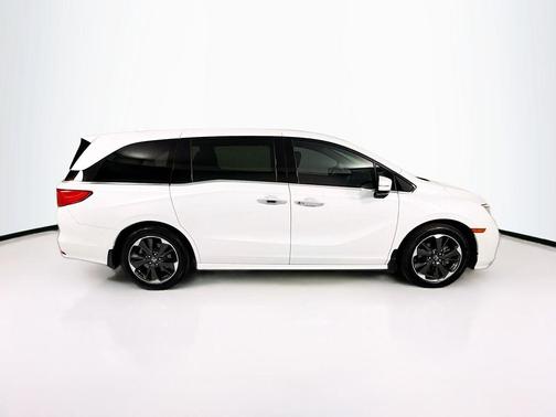 Platinum White 2024 Honda Odyssey Elite