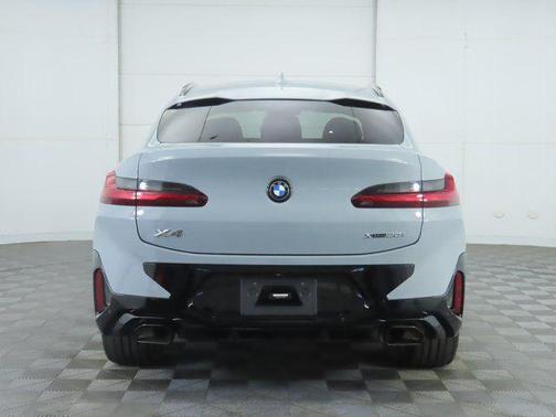 2023 BMW X4 xDrive30i