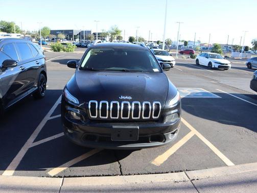 Diamond Black Crystal Pearlcoat 2018 Jeep Cherokee Latitude