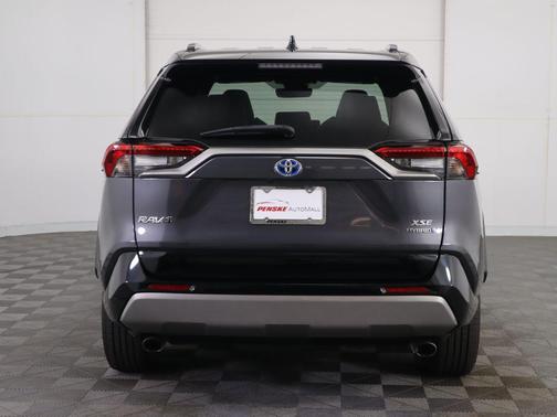 2023 Toyota RAV4 Hybrid SE