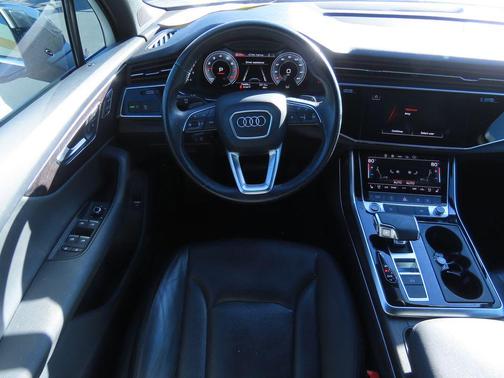 2021 Audi Q7 45 Premium Plus
