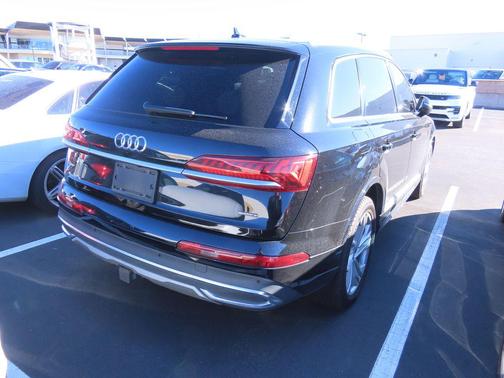 2021 Audi Q7 45 Premium Plus
