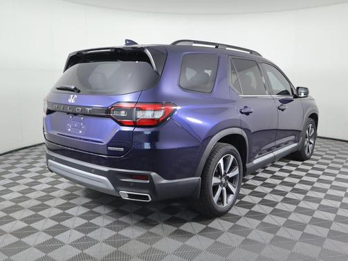 2024 Honda Pilot Touring 8-Passenger