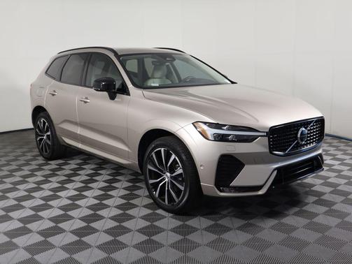 2024 Volvo XC60 B5 Plus Dark Theme