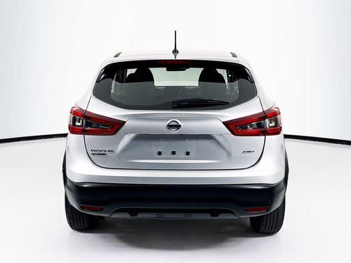 Brilliant Silver Metallic 2021 Nissan Rogue Sport S