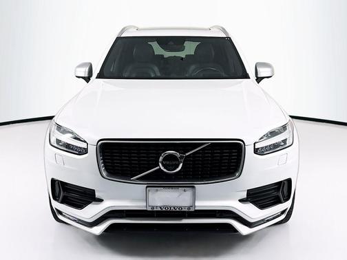 Crystal White Pearl 2019 Volvo XC90 T6 R-Design