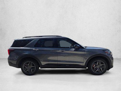 Carbonized Gray Metallic 2025 Ford Explorer ST-Line