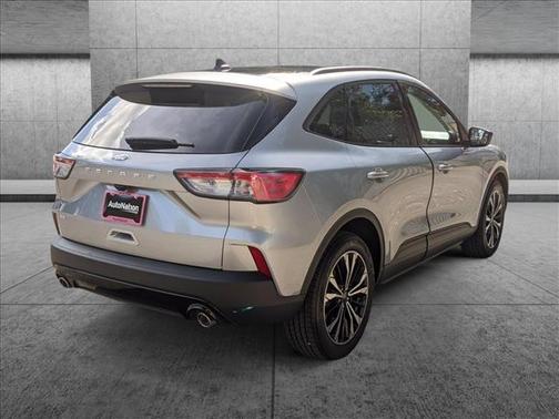Photo 2 of 17 of 2021 Ford Escape SE