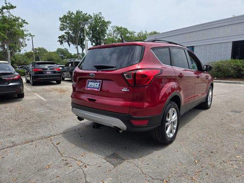 Ruby Red Metallic Tinted Clearcoat 2019 Ford Escape SE
