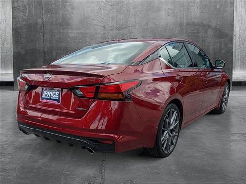 2024 Nissan Altima SR VC-Turbo FWD