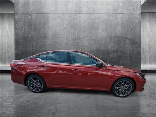 2024 Nissan Altima SR VC-Turbo FWD