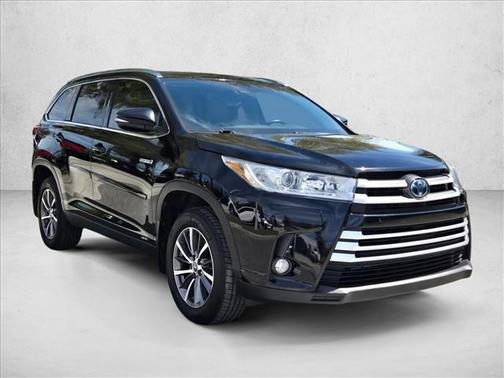 Midnight Black Metallic 2019 Toyota Highlander Hybrid XLE