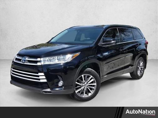 Midnight Black Metallic 2019 Toyota Highlander Hybrid XLE