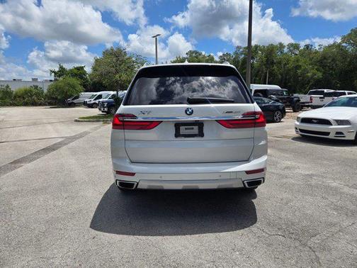 Mineral White Metallic 2019 BMW X7 xDrive40i