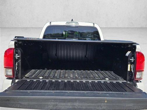 Ice Cap 2023 Toyota Tacoma SR5