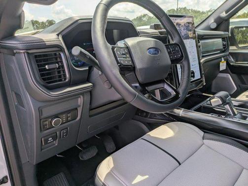2025 Ford F-150 Lightning Platinum