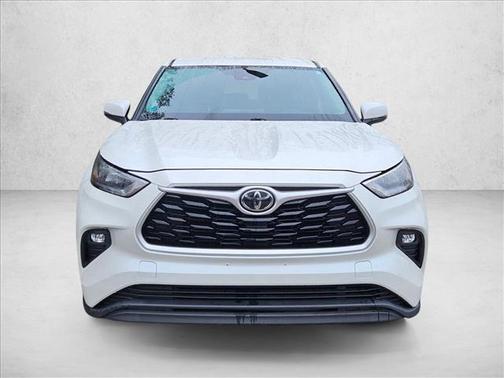 2020 Toyota Highlander LE