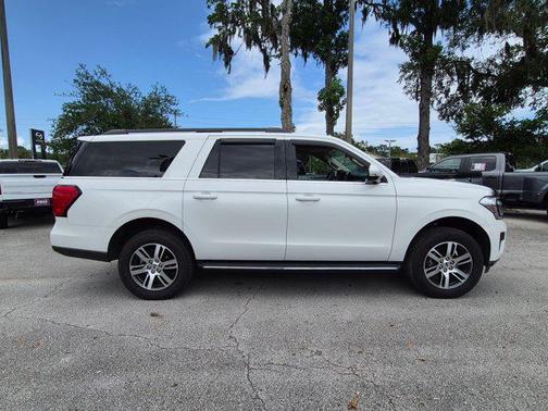 Star White Metallic Tri-Coat 2022 Ford Expedition Max XLT