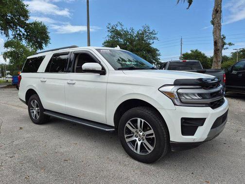 Star White Metallic Tri-Coat 2022 Ford Expedition Max XLT